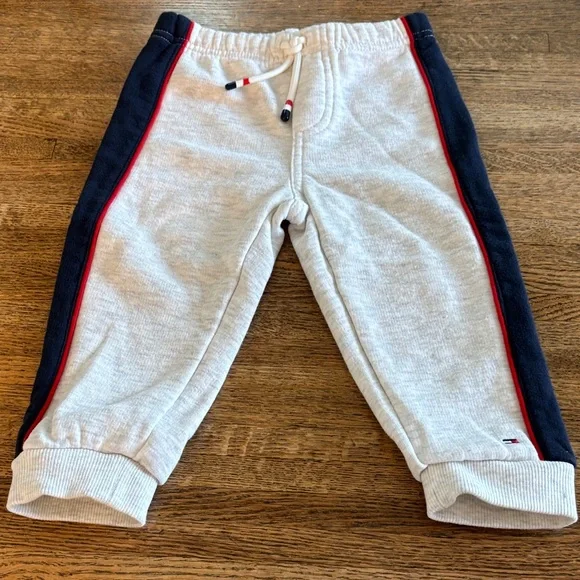 Tommy Hilfiger Size 18M Red and Navy Jogger Set & 18M Nike Jacket - Picture 9 of 10